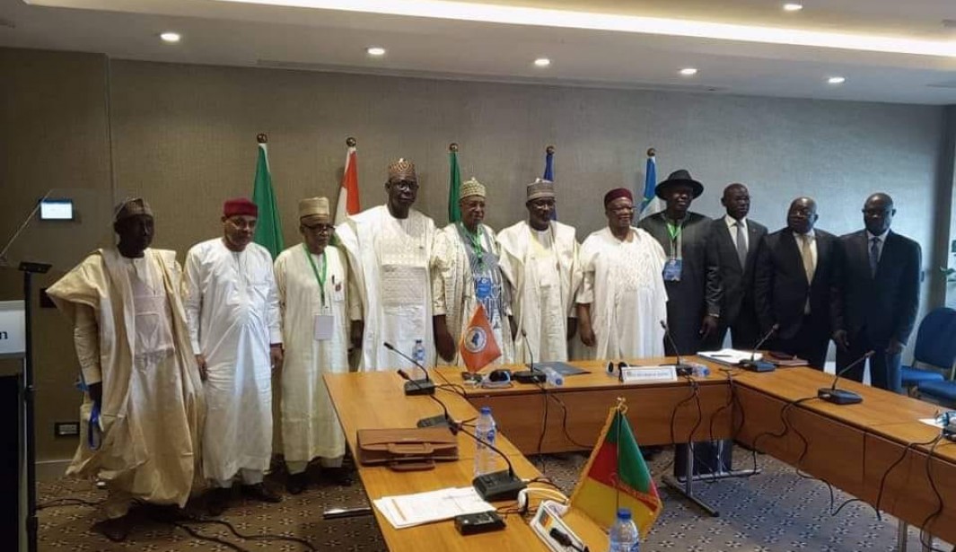 communiqué final qui a sanctionné  la fin des travaux du 16ème Sommet des Chefs d'Etat et de Gouvernement de la Commission du Bassin du Lac Tchad (CBLT) qui s'est tenu le 29 Novembre 2022 à Abuja au Nigeria.